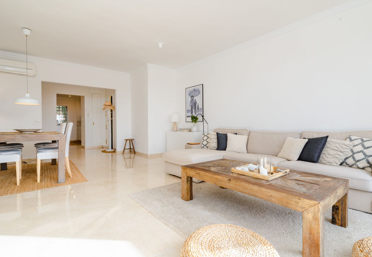 Apartamento en Marbella - Apartamento de tres dormitorios cerca de la playa de Elviria