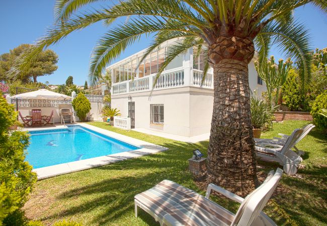 Villa en Marbella - Villa con piscina privada cerca de la playa, Costabella Marbella