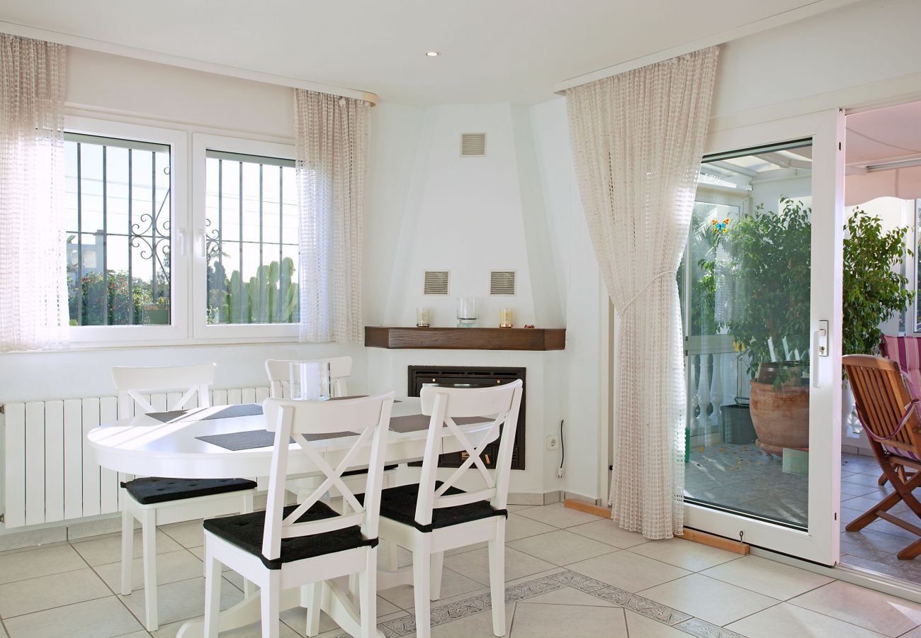 Villa en Marbella - Villa con piscina privada cerca de la playa, Costabella Marbella