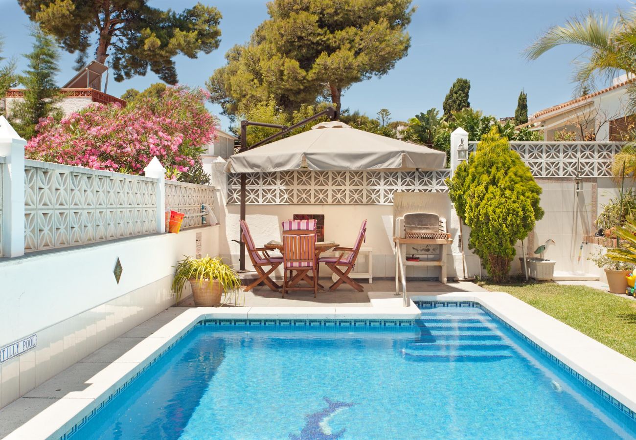 Villa en Marbella - Villa con piscina privada cerca de la playa, Costabella Marbella