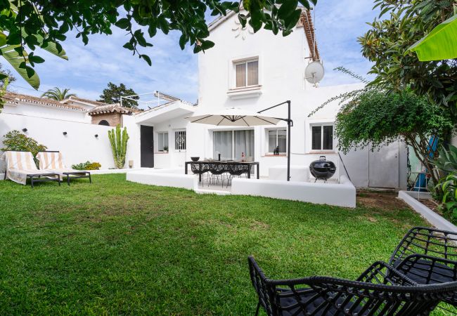 Casa en Marbella - Pequeña casa junto a la playa en Costabella, Marbella