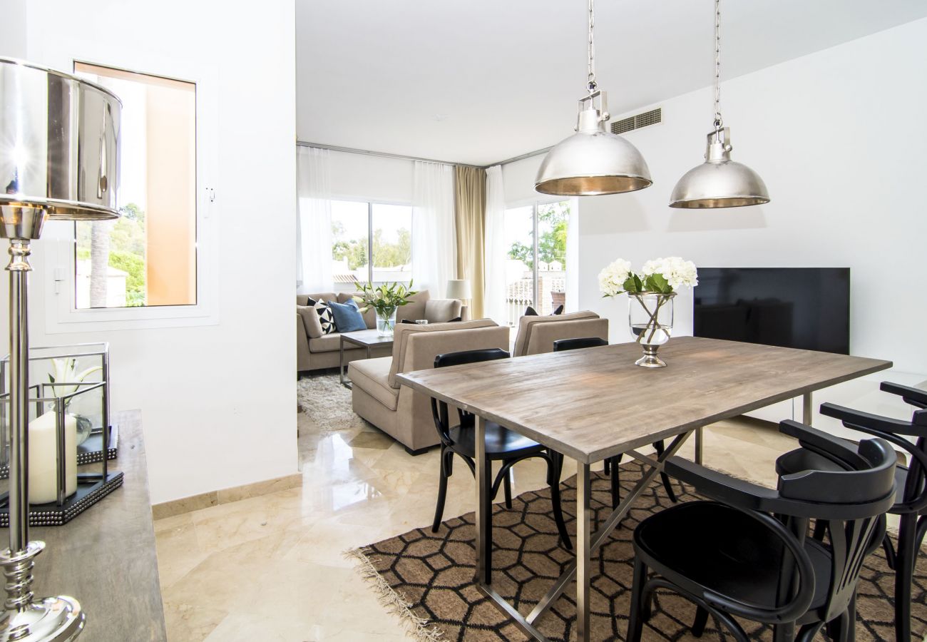 Apartamento en Nueva andalucia - Casa Brisas II by Roomservices