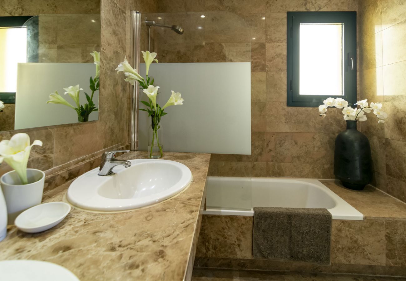 Apartamento en San Pedro de Alcántara - Casa Almendros by Roomservices