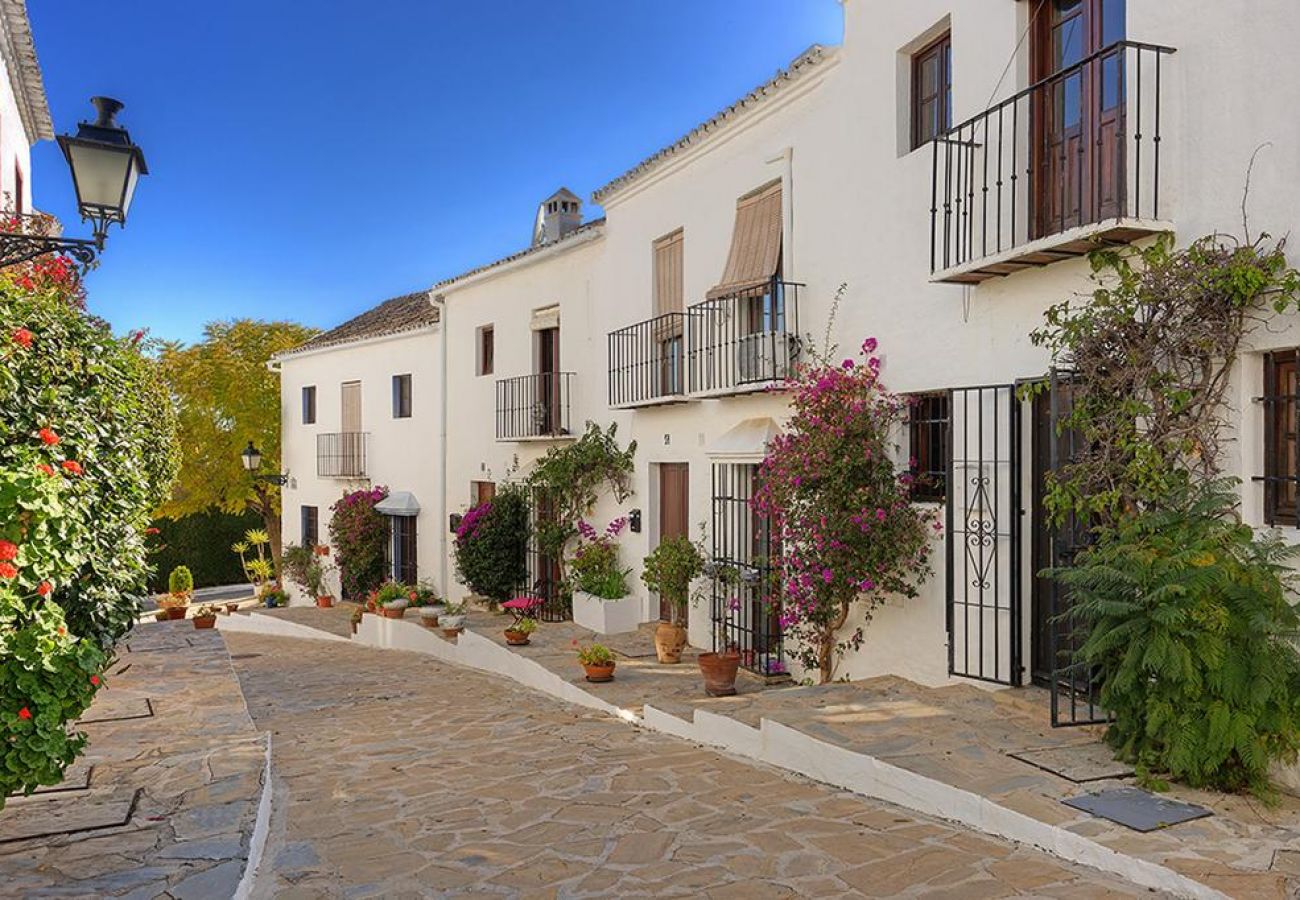 Casa adosada en Marbella - Casa Naranjal by Roomservices