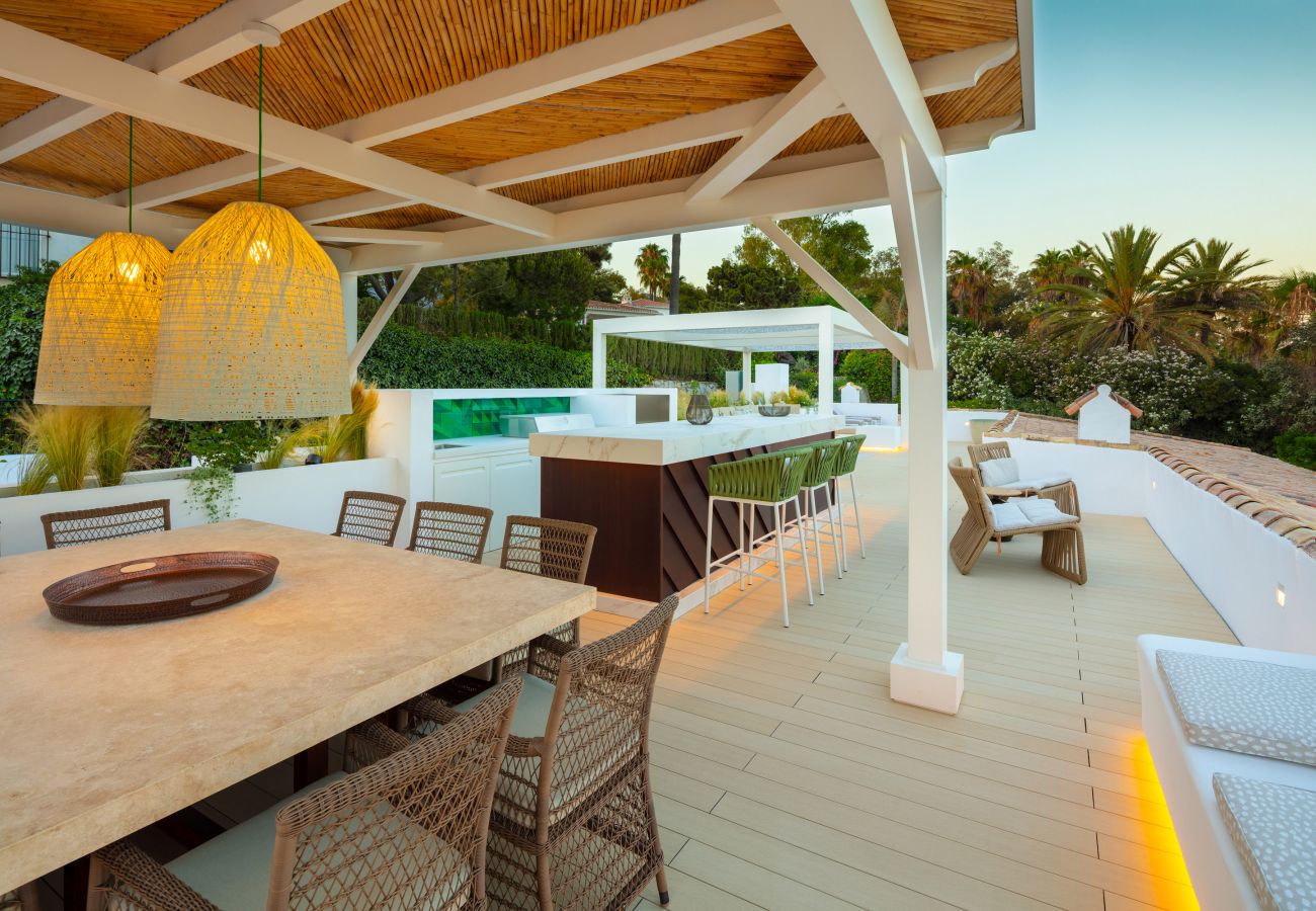 Villa en Marbella - Villa La Luisa, Primera línea de playa Golden Mile Marbella