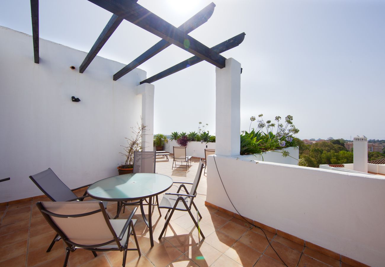 Apartamento en Estepona - Atico en Sunset Golf - duplex con vistas al mar