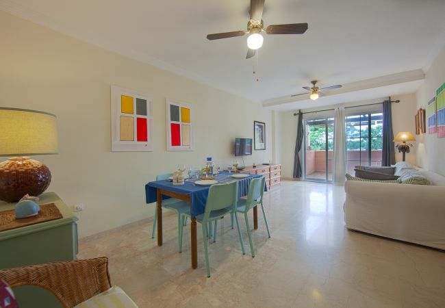 Apartamento en Marbella - Se alquila piso de dos dormitorios en Pinogolf de Don Carlos, Elviria Apartamento en Marbella - Se alquila piso de dos dormitorios en Pinogolf de Don Carlos, Elviria