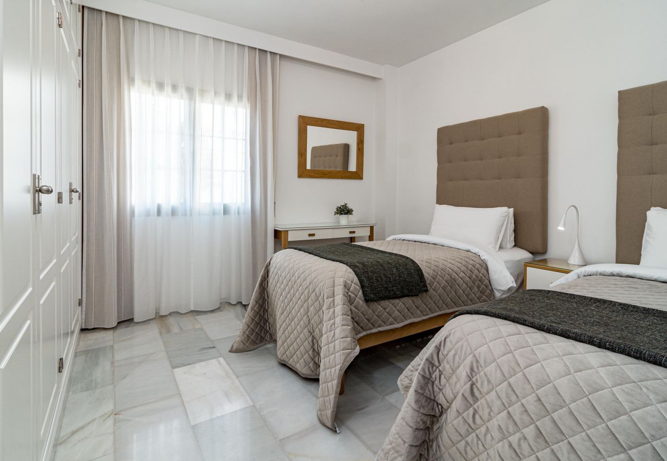 Apartamento en Nueva andalucia - Casa Blanca III by Roomservices