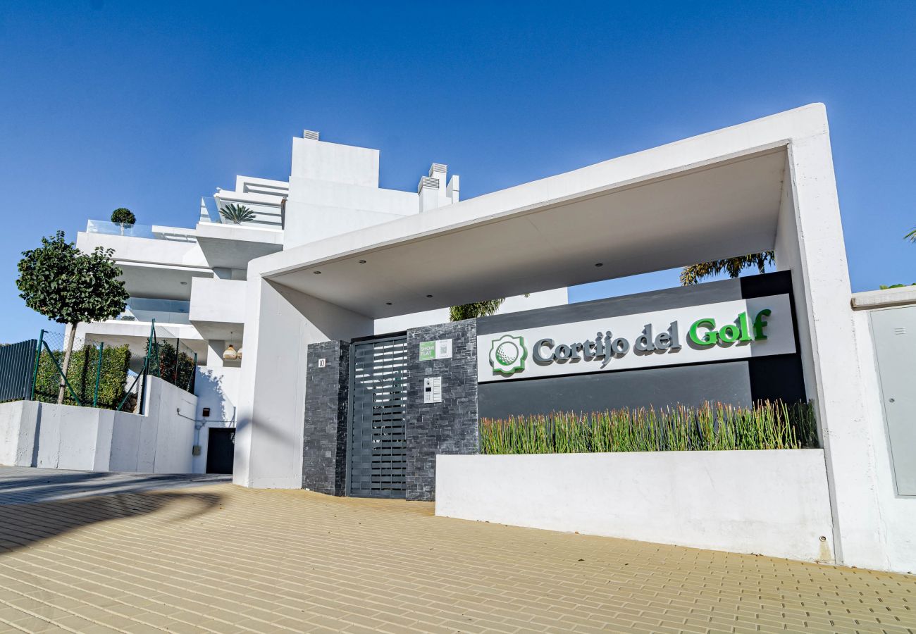 Apartamento en Estepona - CDG1-Beautiful 2-bedroom penthouse apartment in Cortijos del Golf