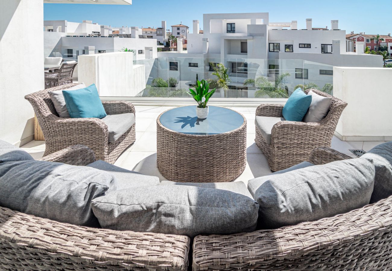 Apartamento en Estepona - CDG1-Beautiful 2-bedroom penthouse apartment in Cortijos del Golf