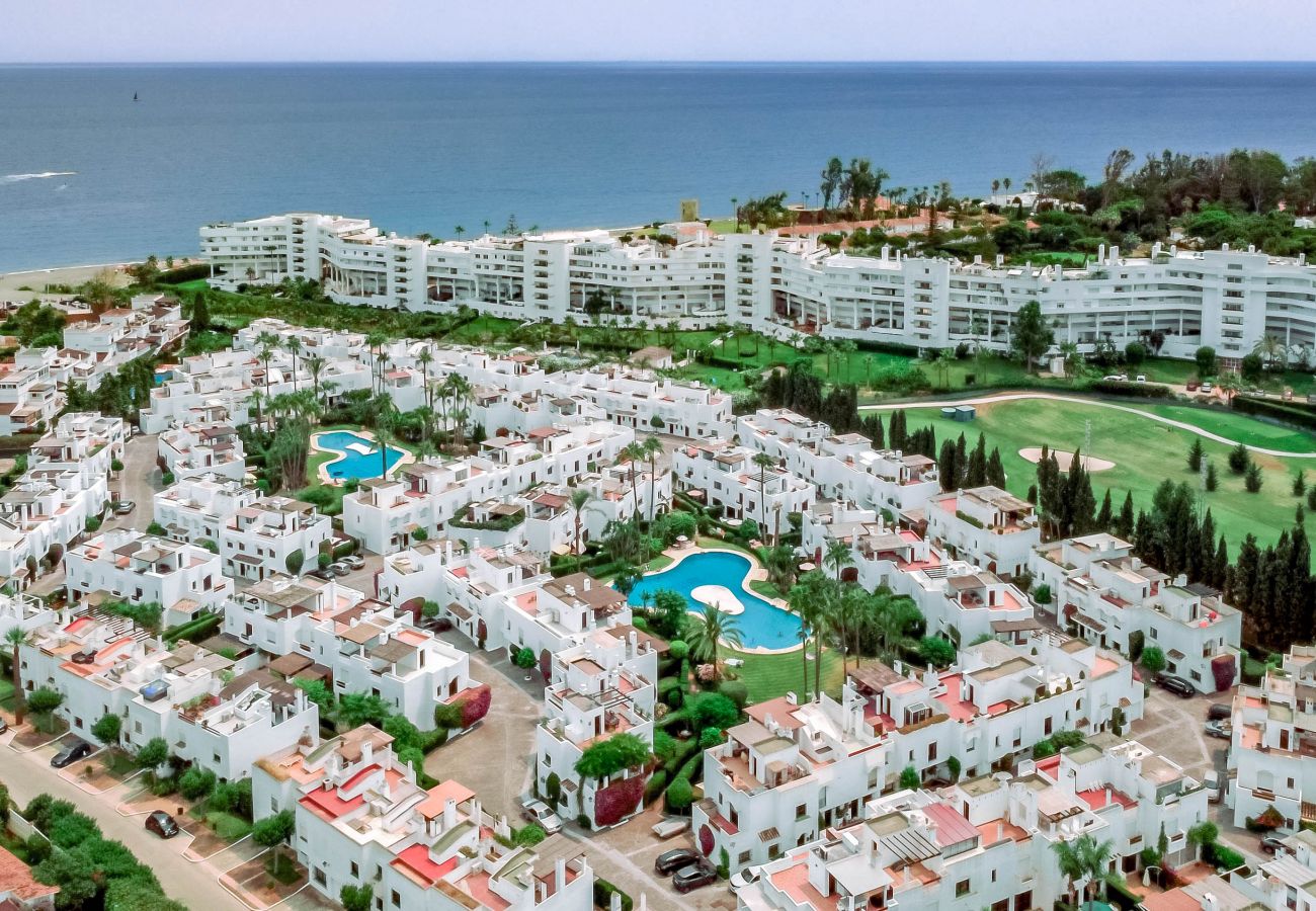 Casa adosada en San Pedro de Alcántara - Casa Linda Vista by Roomservices LVB