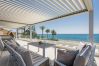 Villa en La Cala de Mijas - Villa Fabiola, villa en primera línea de playa en La Cala de Mijas