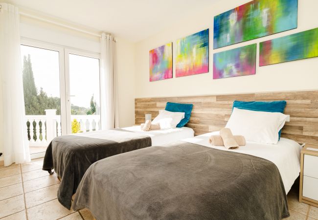 Villa en Marbella - Villa Sol y Mar - large villa for groups in El Rosario Villa en Marbella - Villa Sol y Mar - large villa for groups in El Rosario