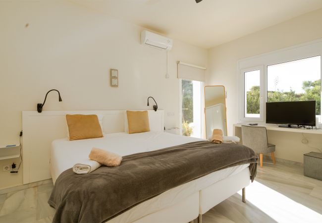 Villa en Marbella - Villa Sol y Mar - large villa for groups in El Rosario Villa en Marbella - Villa Sol y Mar - large villa for groups in El Rosario