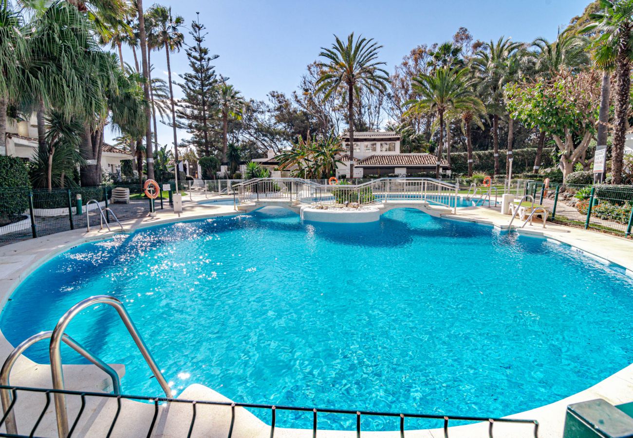 Apartamento en Marbella - Casa Golden Beach I by Roomservices