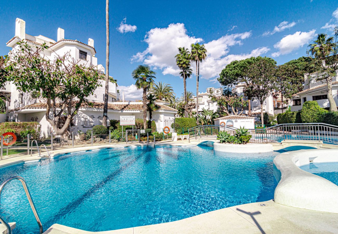 Apartamento en Marbella -  GC - Spacious flat in Golden beach Marbella