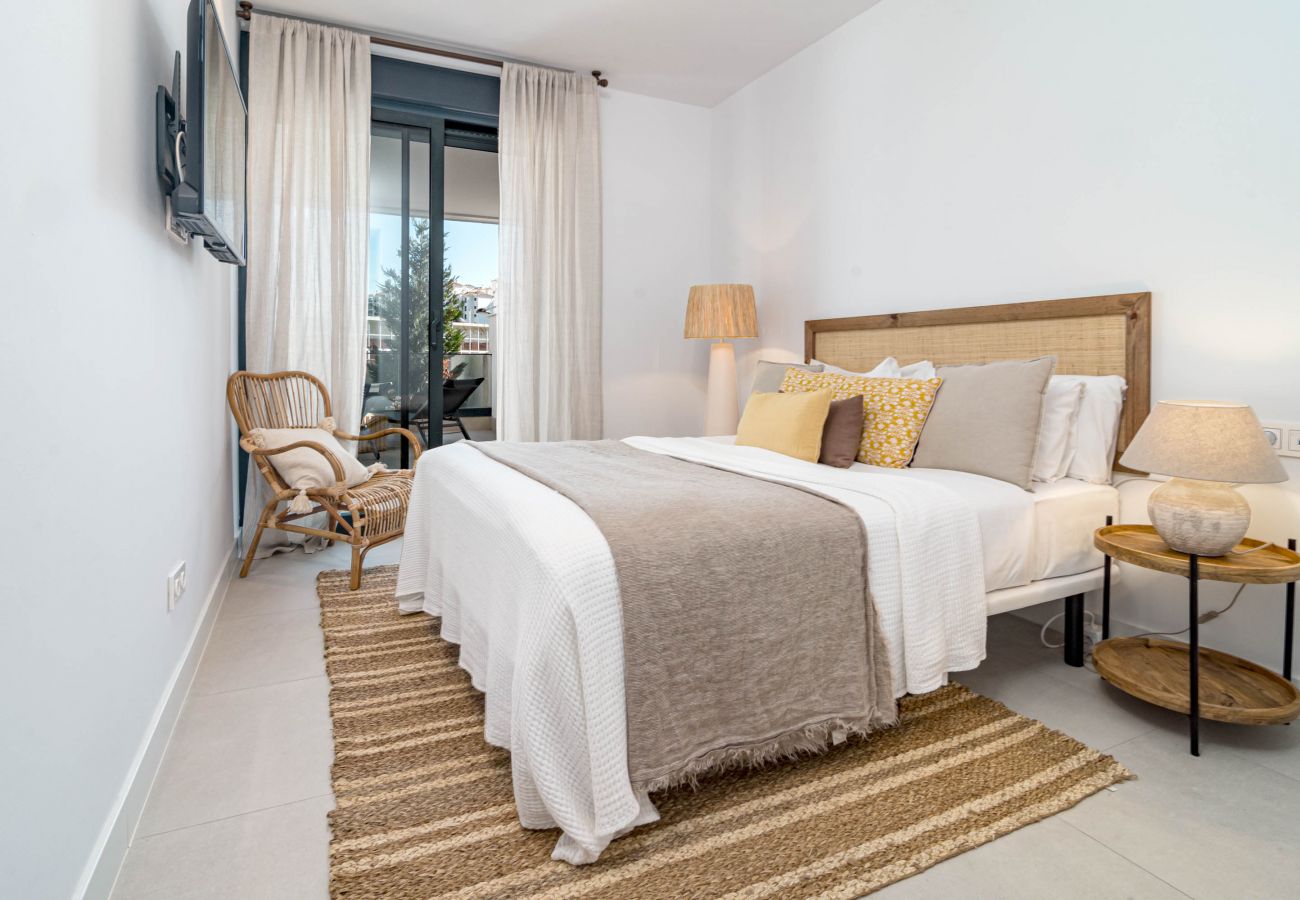 Apartamento en Estepona - Encantador apartamento de 2 dormitorios en Estepona, cerca del mar.