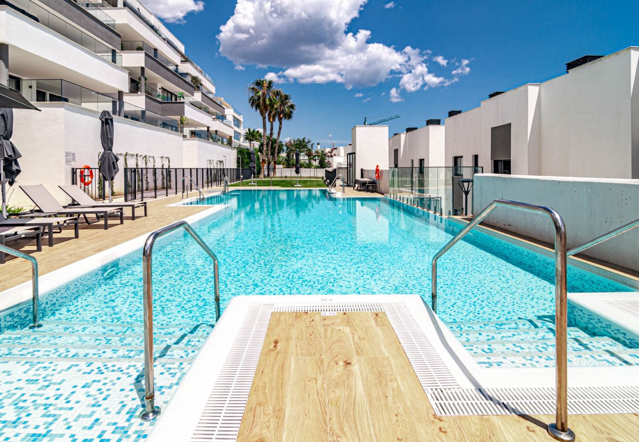 Apartamento en Estepona - Encantador apartamento de 2 dormitorios en Estepona, cerca del mar.