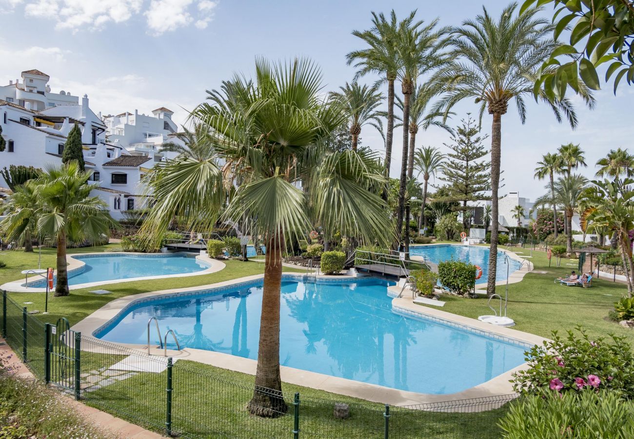 Apartamento en Marbella - AB26- Casa blanca Puerto banus by Roomservices