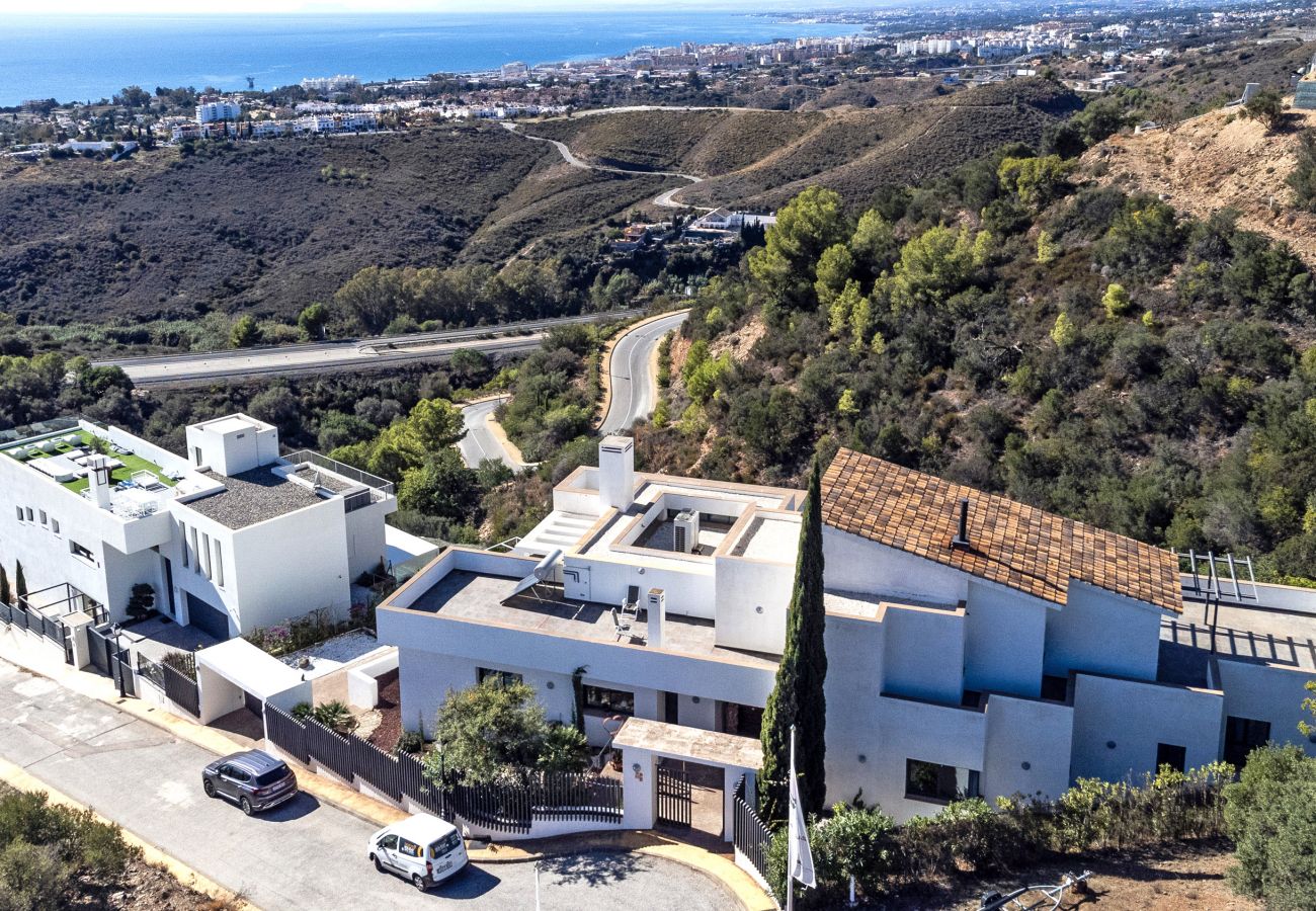 Villa en Marbella - Villa de lujo con increíbles vistas en Altos de Los Monteros, Marbella