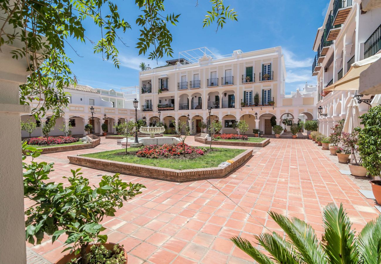 Casa adosada en Nueva andalucia - AP103- Aloha Pueblo Marbella by Roomservices 