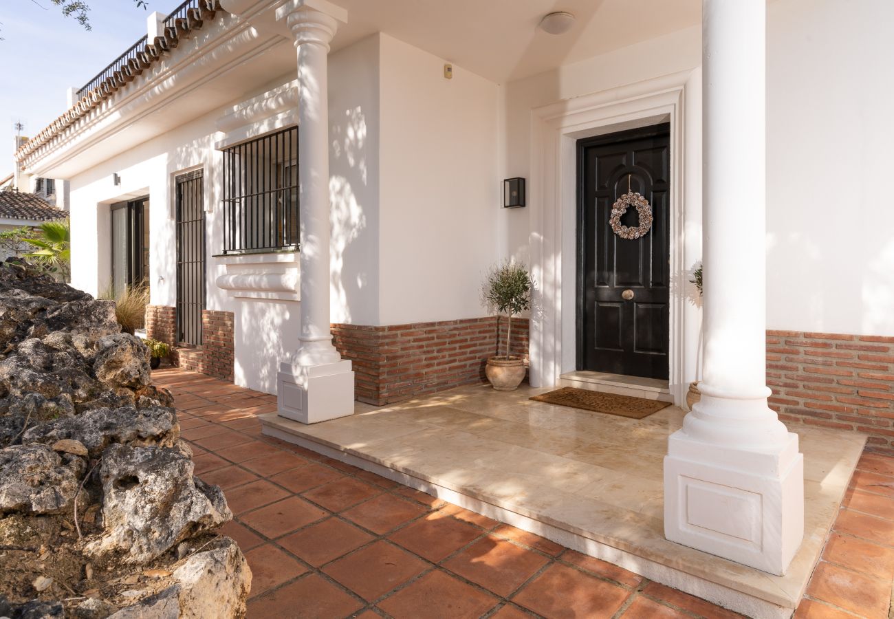 Villa en Marbella - Villa Rosario - villa de lujo con piscina privada cerca de Marbella