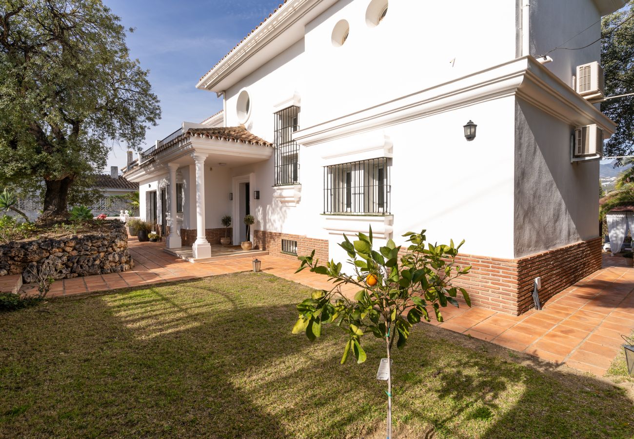 Villa en Marbella - Villa Rosario - villa de lujo con piscina privada cerca de Marbella