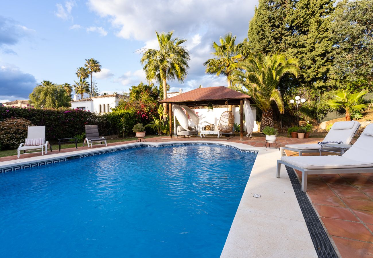 Villa en Marbella - Villa Rosario - villa de lujo con piscina privada cerca de Marbella