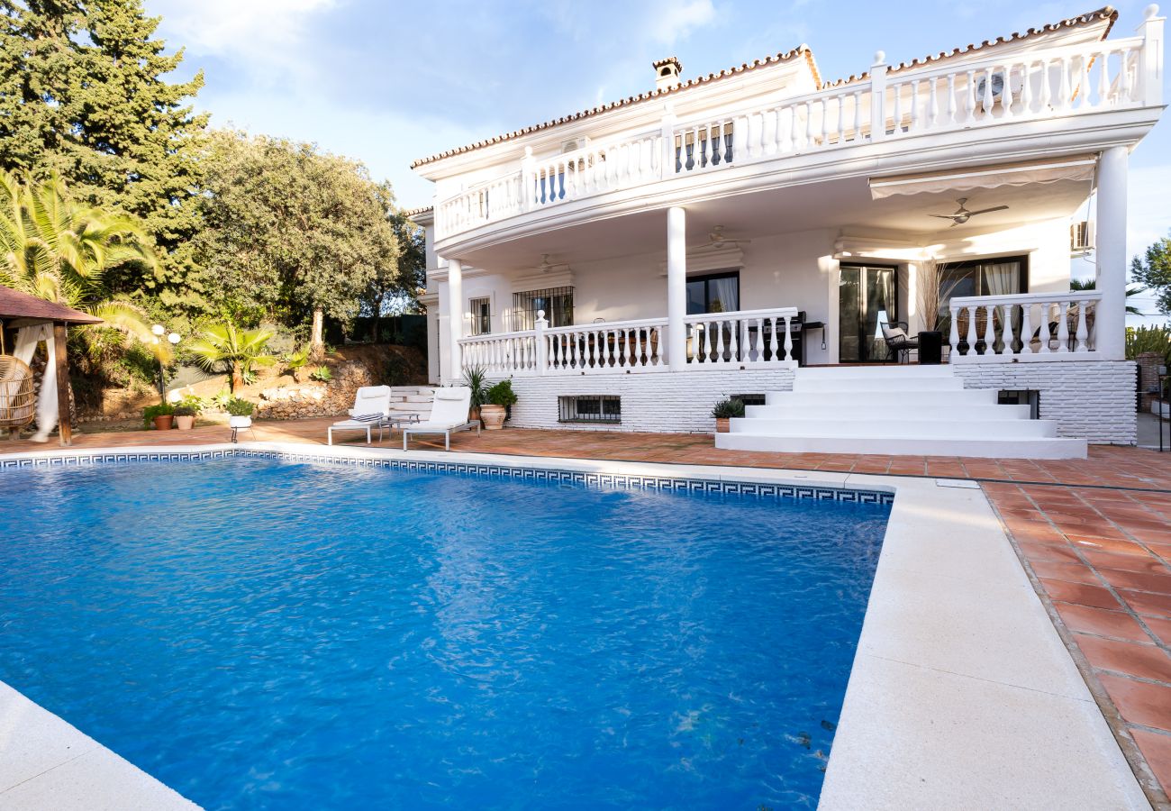 Villa en Marbella - Villa Rosario - villa de lujo con piscina privada cerca de Marbella