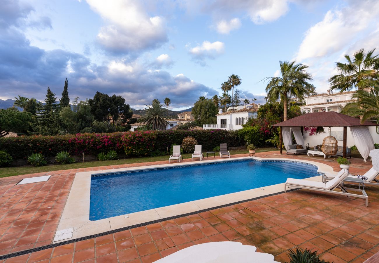 Villa en Marbella - Villa Rosario - villa de lujo con piscina privada cerca de Marbella