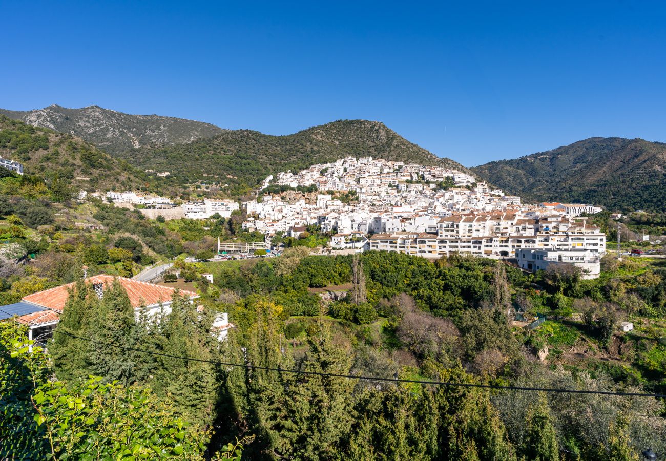 Apartamento en Ojen - El Cerezal Ojén - Paraíso para los amantes de las actividades al aire libre cerca de Marbella