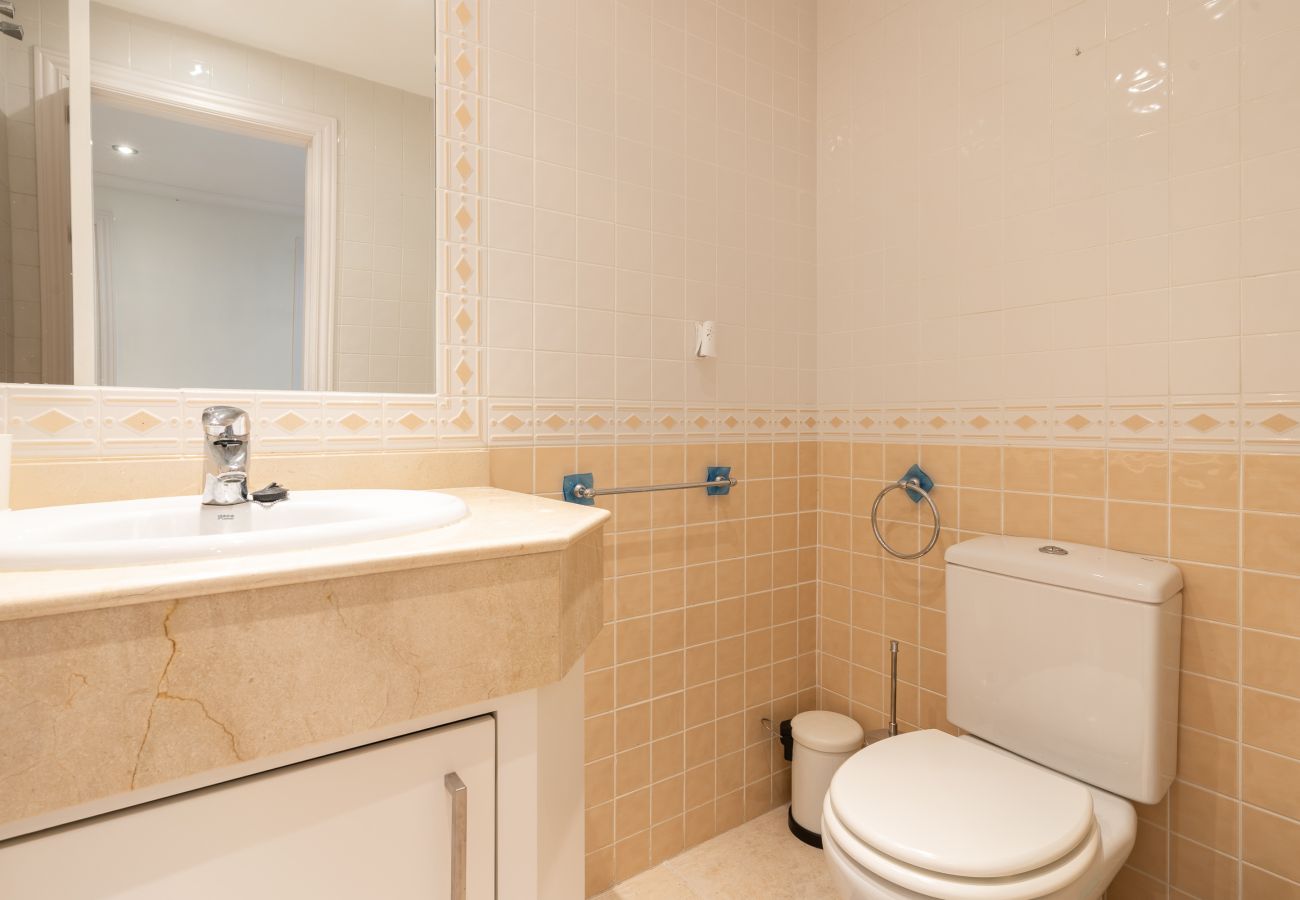 Apartamento en San Pedro de Alcántara - Los Jazmines - espacioso apartamento de cuatro dormitorios San Pedro de Alcántara