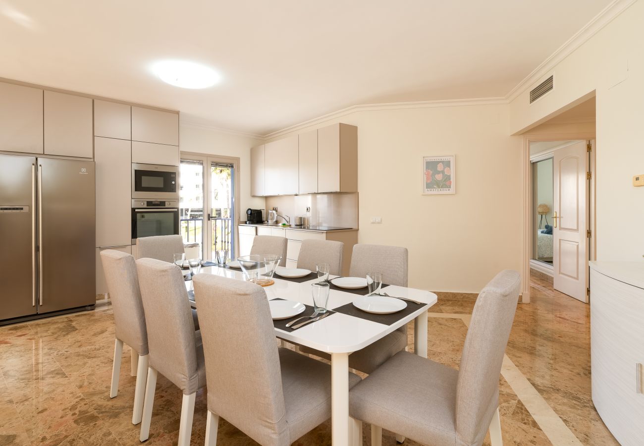 Apartamento en San Pedro de Alcántara - Los Jazmines - espacioso apartamento de cuatro dormitorios San Pedro de Alcántara