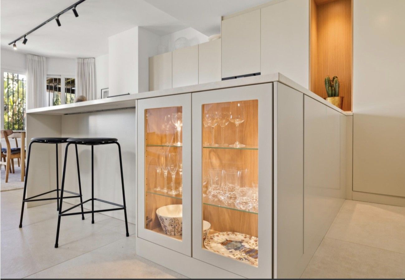 Casa adosada en Nueva andalucia - SE8 - Stylish townhouse with rooftop terrace