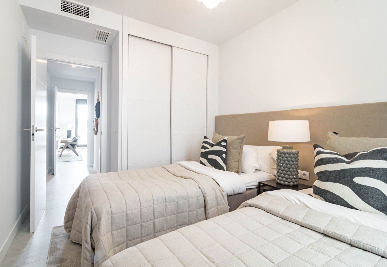 Apartamento en Estepona - LMEA2.0A - Luxury Apt - Pool View & Walk to All 