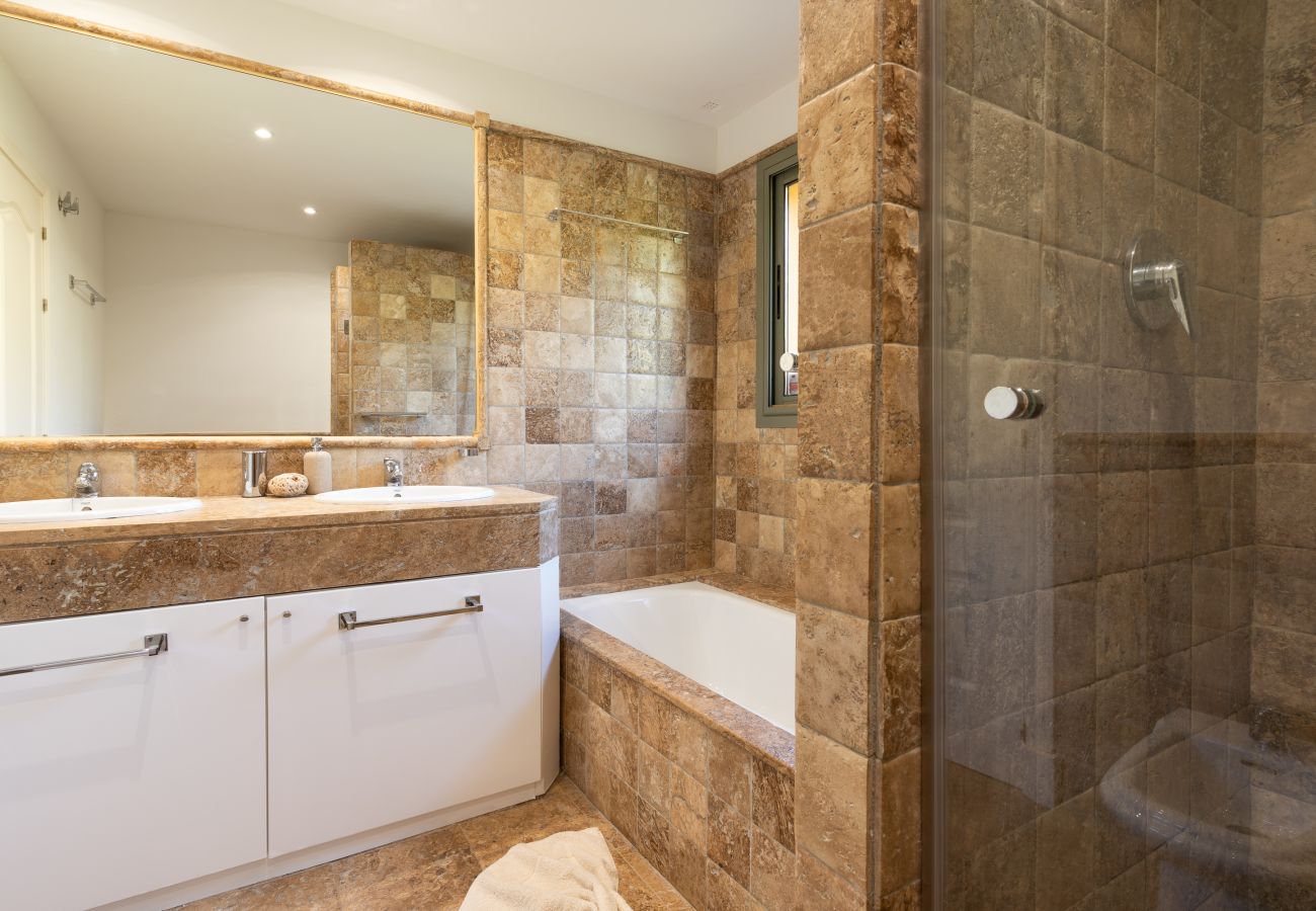 Apartamento en Benahavís - Benatalaya Vistas al campo de golf por Time & Home