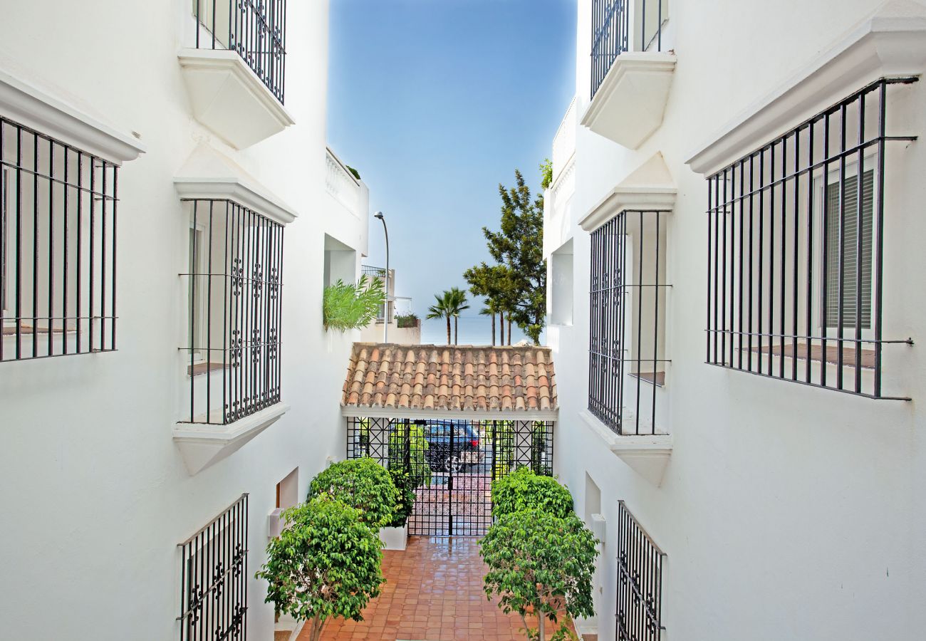 Apartment in Marbella - White Pearl beach H1