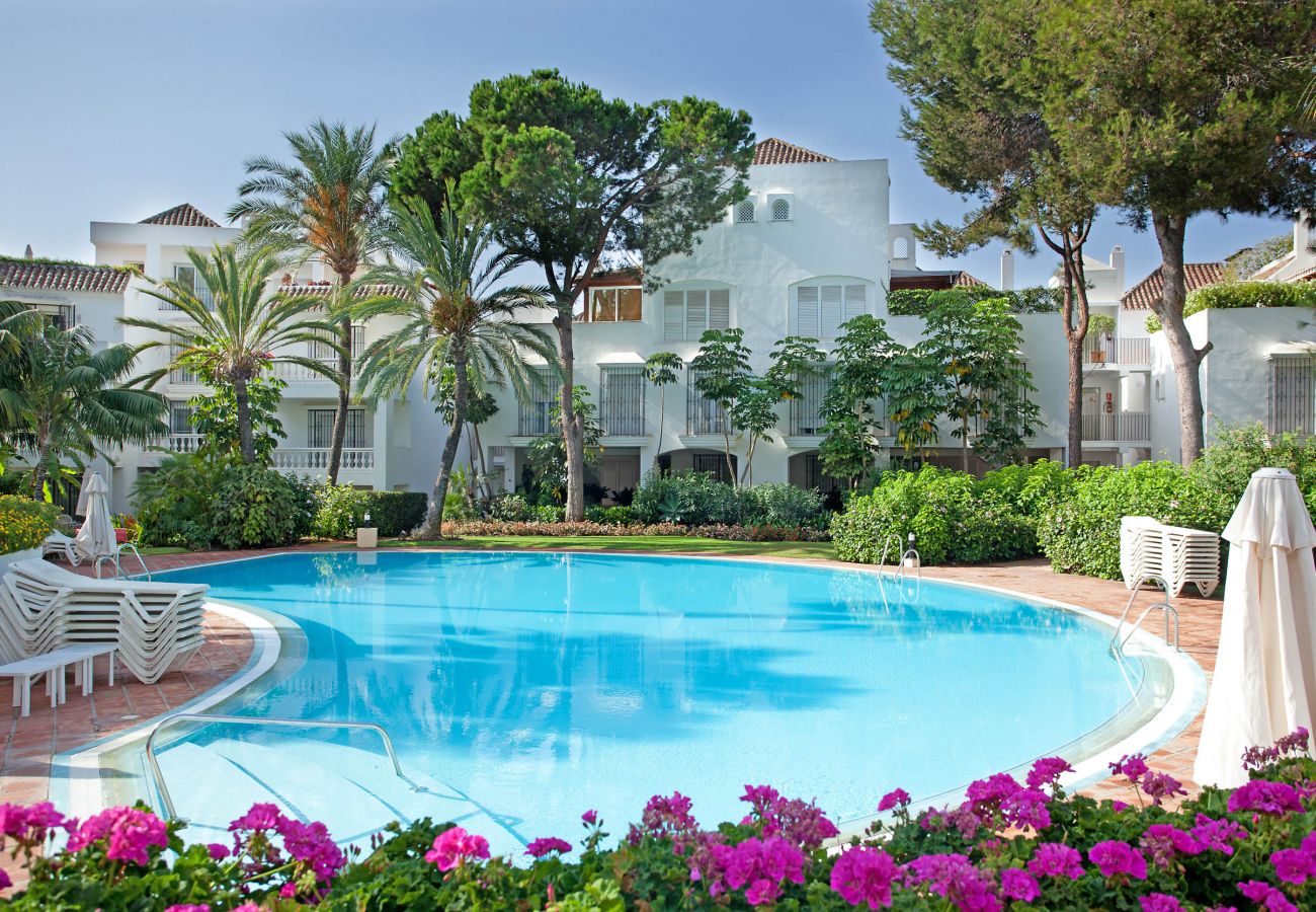 Apartment in Marbella - White Pearl beach H1