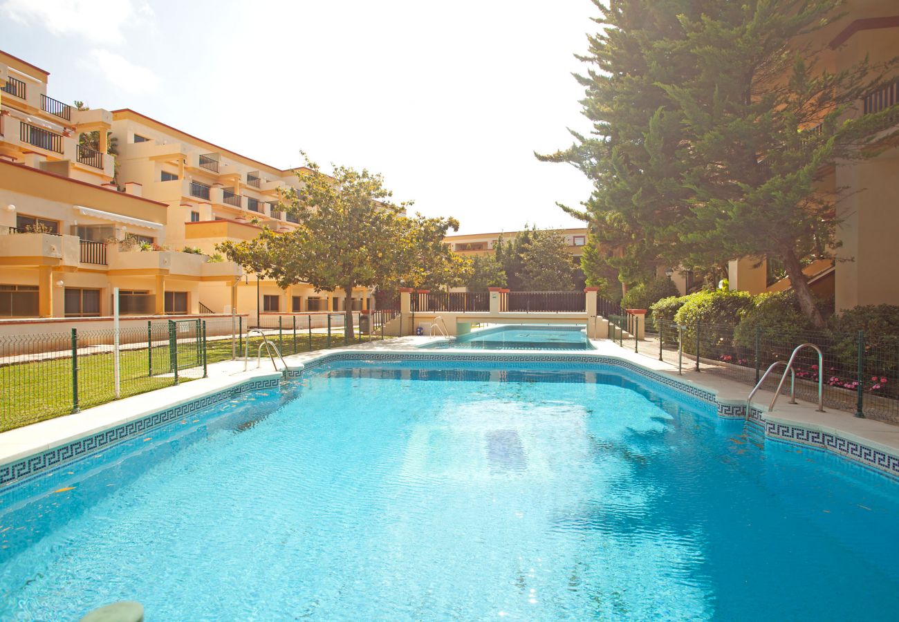 Apartment in Marbella - Beachside apartment in Elviria, Romana Playa