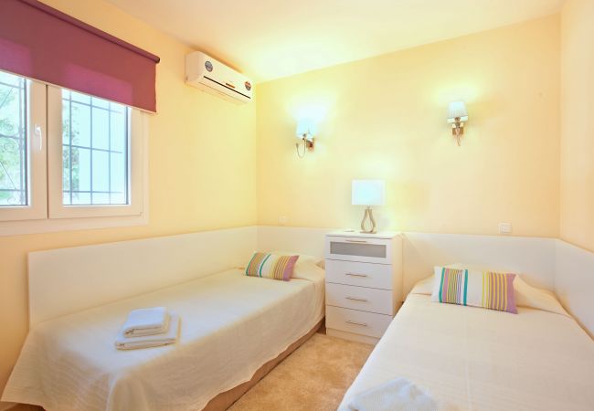 House in Marbella - Charming beachside house Costabella, Marbella House in Marbella - Charming beachside house Costabella, Marbella