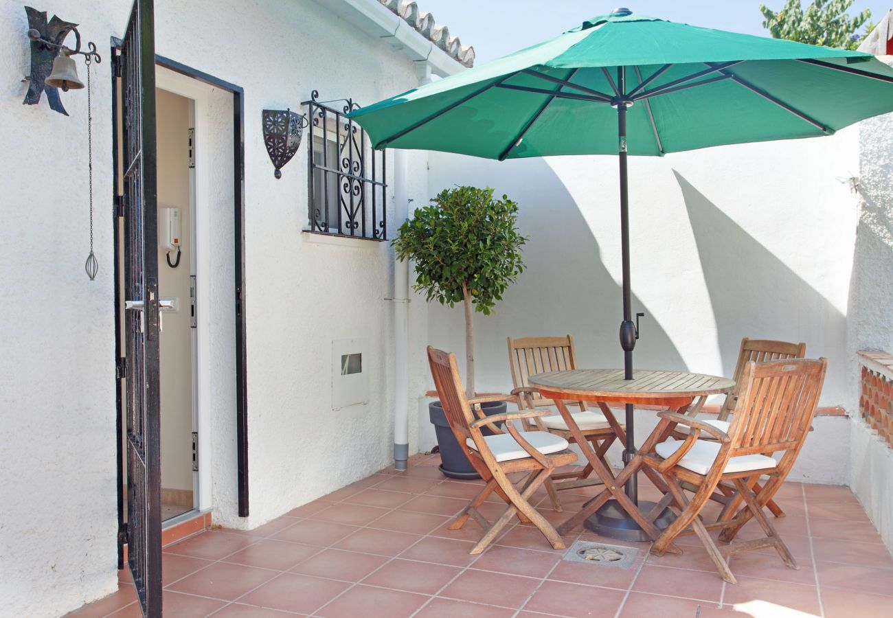 House in Marbella - Charming beachside house Costabella, Marbella