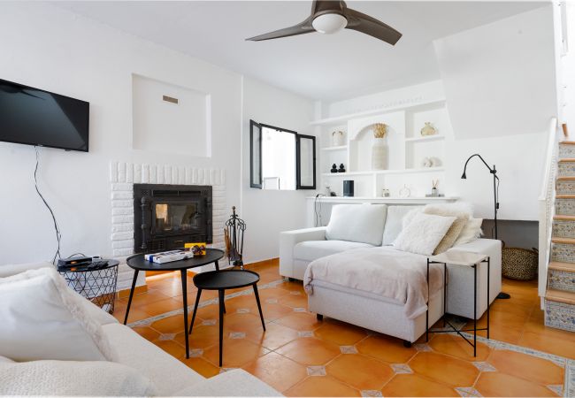 House in Marbella - Small beachside house in Costabella, Marbella House in Marbella - Small beachside house in Costabella, Marbella