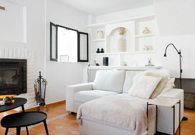 House in Marbella - Small beachside house in Costabella, Marbella House in Marbella - Small beachside house in Costabella, Marbella