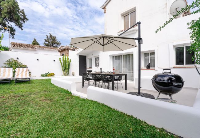 House in Marbella - Small beachside house in Costabella, Marbella House in Marbella - Small beachside house in Costabella, Marbella