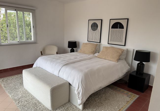 House in Marbella - Small beachside house in Costabella, Marbella House in Marbella - Small beachside house in Costabella, Marbella