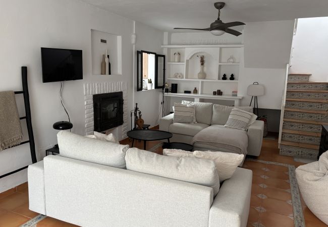 House in Marbella - Small beachside house in Costabella, Marbella House in Marbella - Small beachside house in Costabella, Marbella