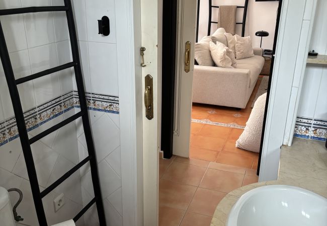 House in Marbella - Small beachside house in Costabella, Marbella House in Marbella - Small beachside house in Costabella, Marbella