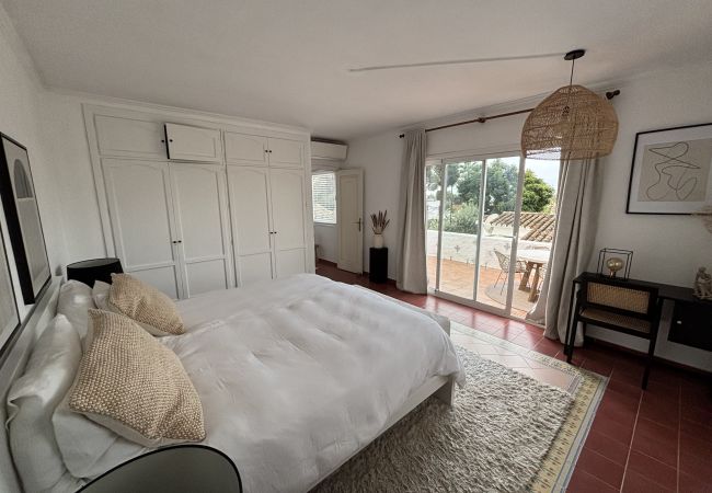 House in Marbella - Small beachside house in Costabella, Marbella House in Marbella - Small beachside house in Costabella, Marbella