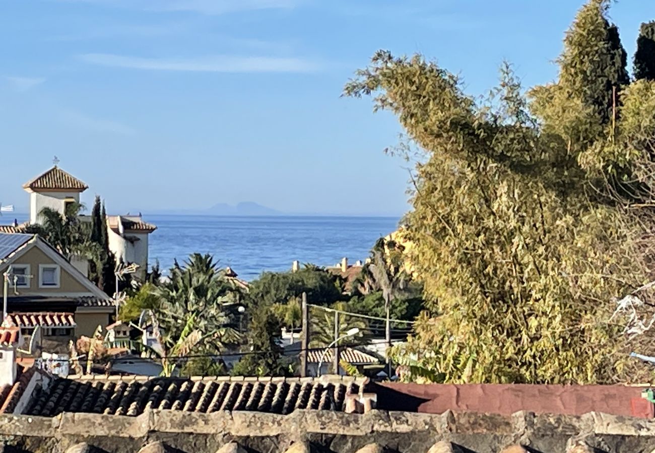 House in Marbella - Small beachside house in Costabella, Marbella