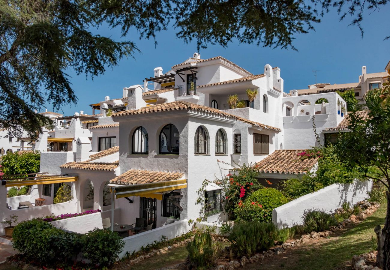 Apartment in Marbella - Casa Blanca I by Roomservices